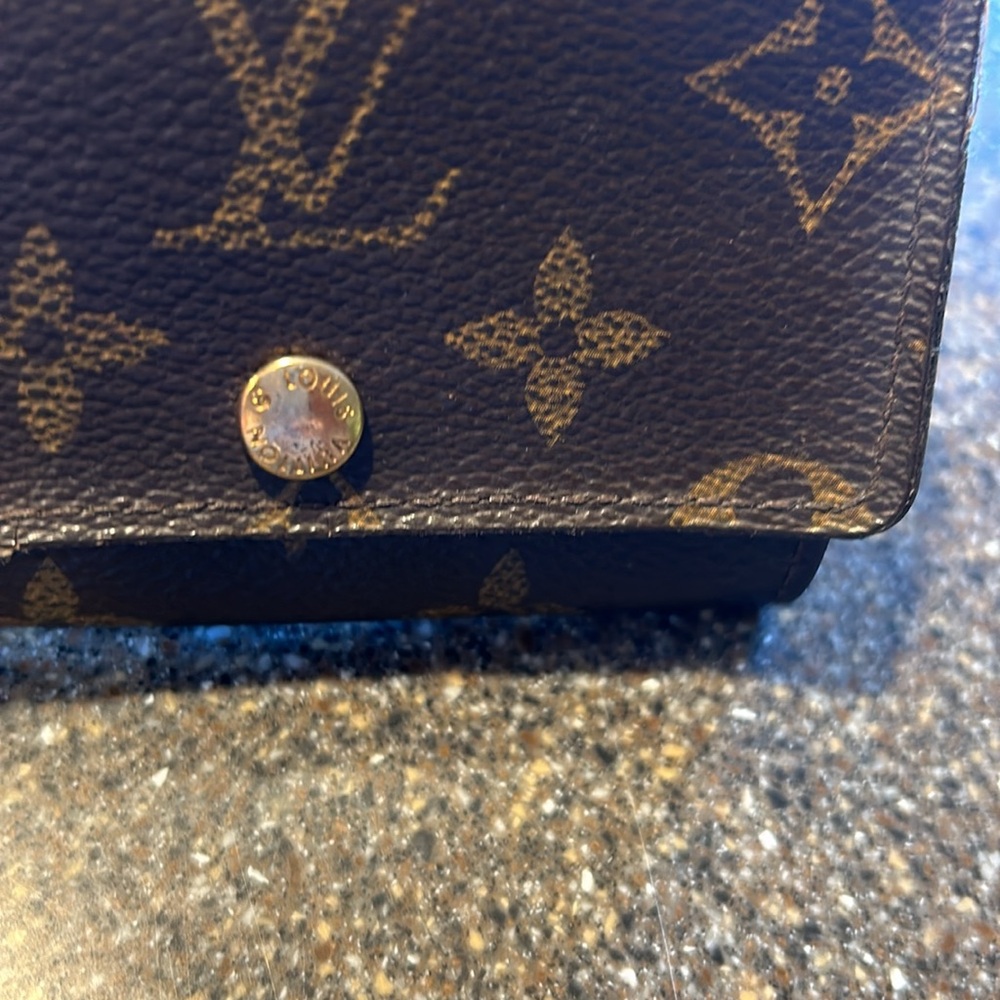 Louis Vuitton Key Case. Euc - image 5